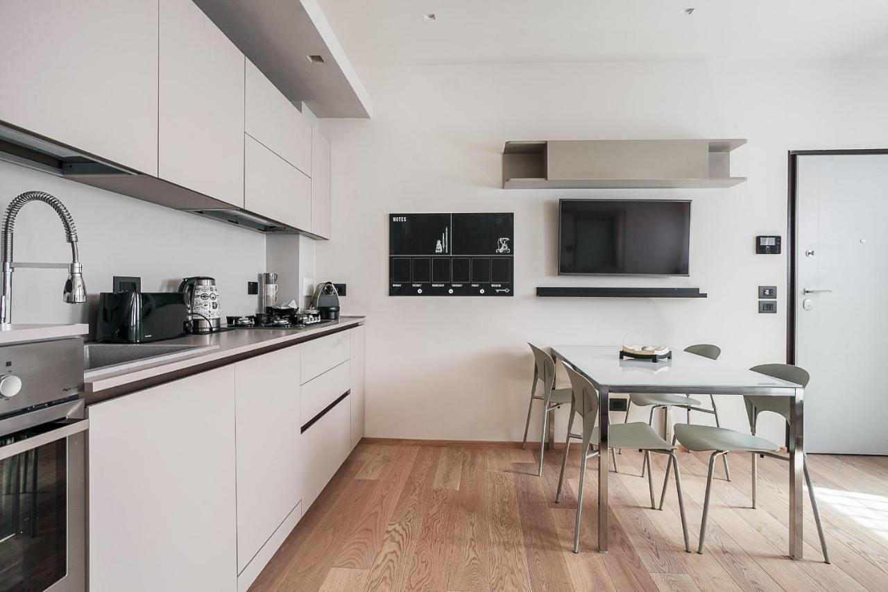 Residence Rizzoli-Suites Apartments Болонья Экстерьер фото