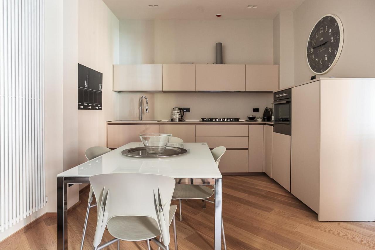 Residence Rizzoli-Suites Apartments Болонья Экстерьер фото